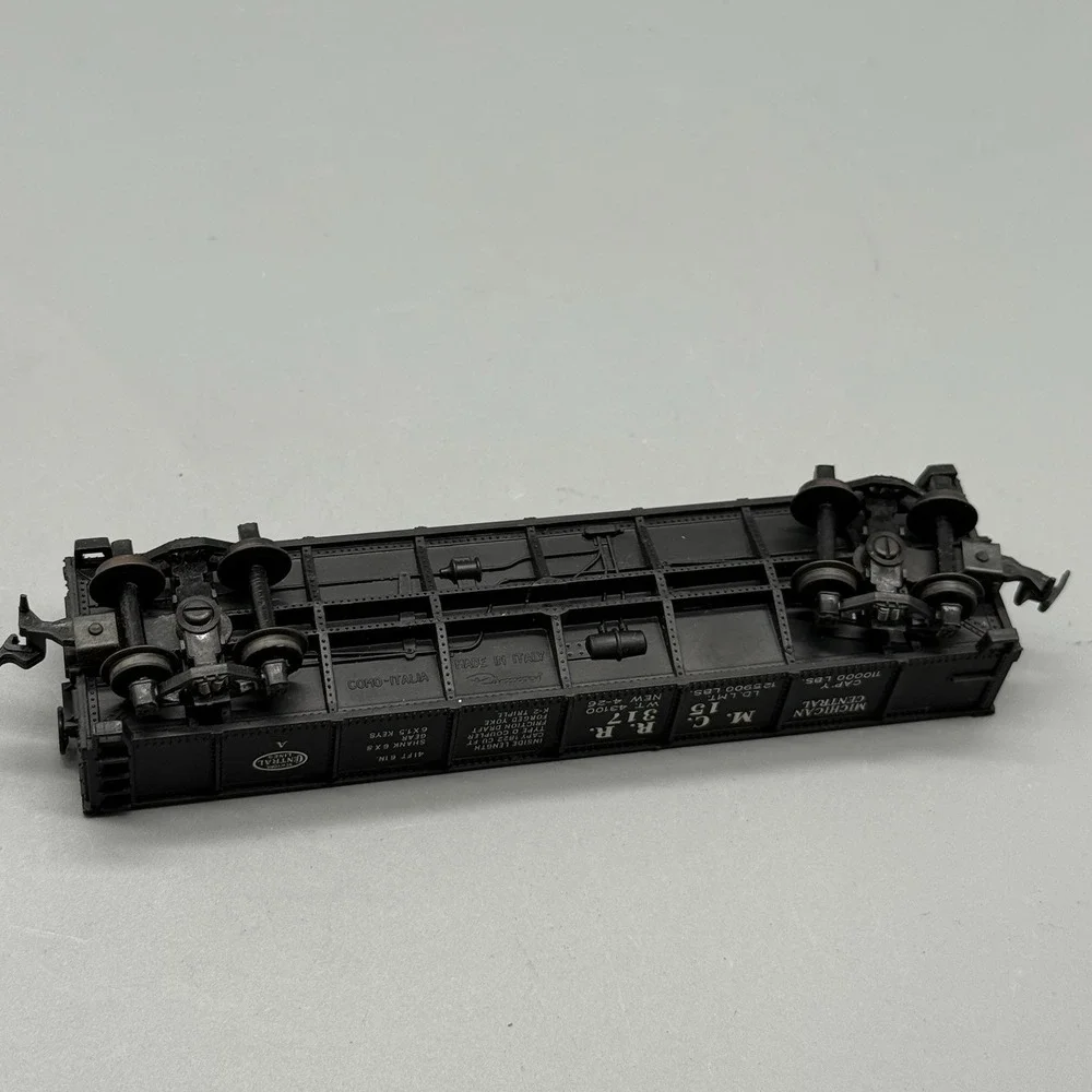 HO Scale Trains Rivarossi Michican Central Gondola #M.C.R.R. 15317 W/ 3 Tubes